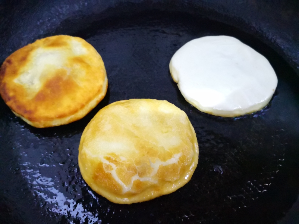 东北人最爱的 糯米面豆沙饼的做法 步骤2