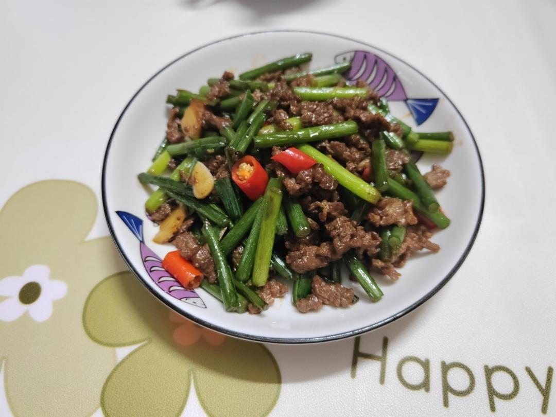 牛肉丝炒蒜苔