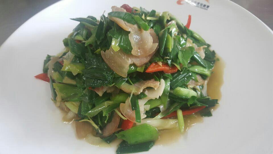 大蒜炒咸肉的做法