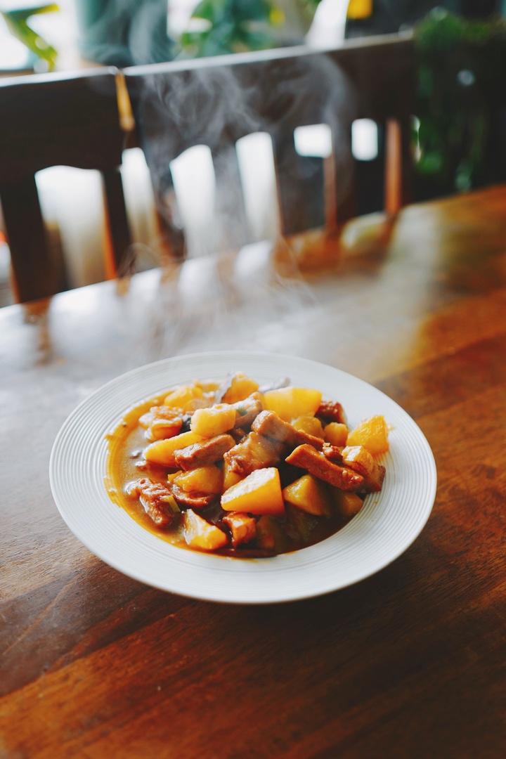 红烧肉炖土豆