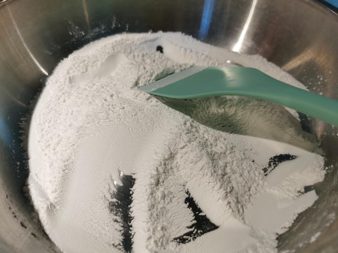 糯叽叽的糯米凉糕也叫糯米糍粑糯米果