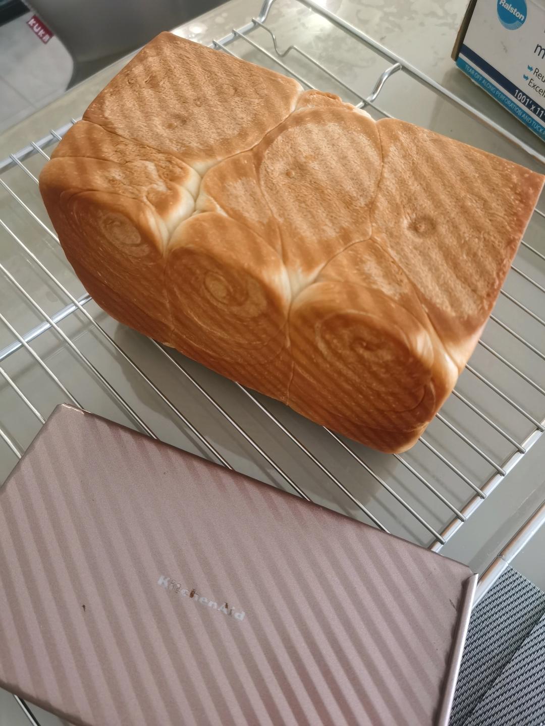 吐司，奶香手撕面包，超级香浓