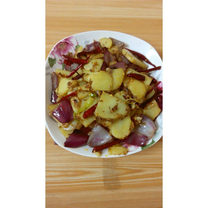 边吃边流泪的「孜然土豆片」