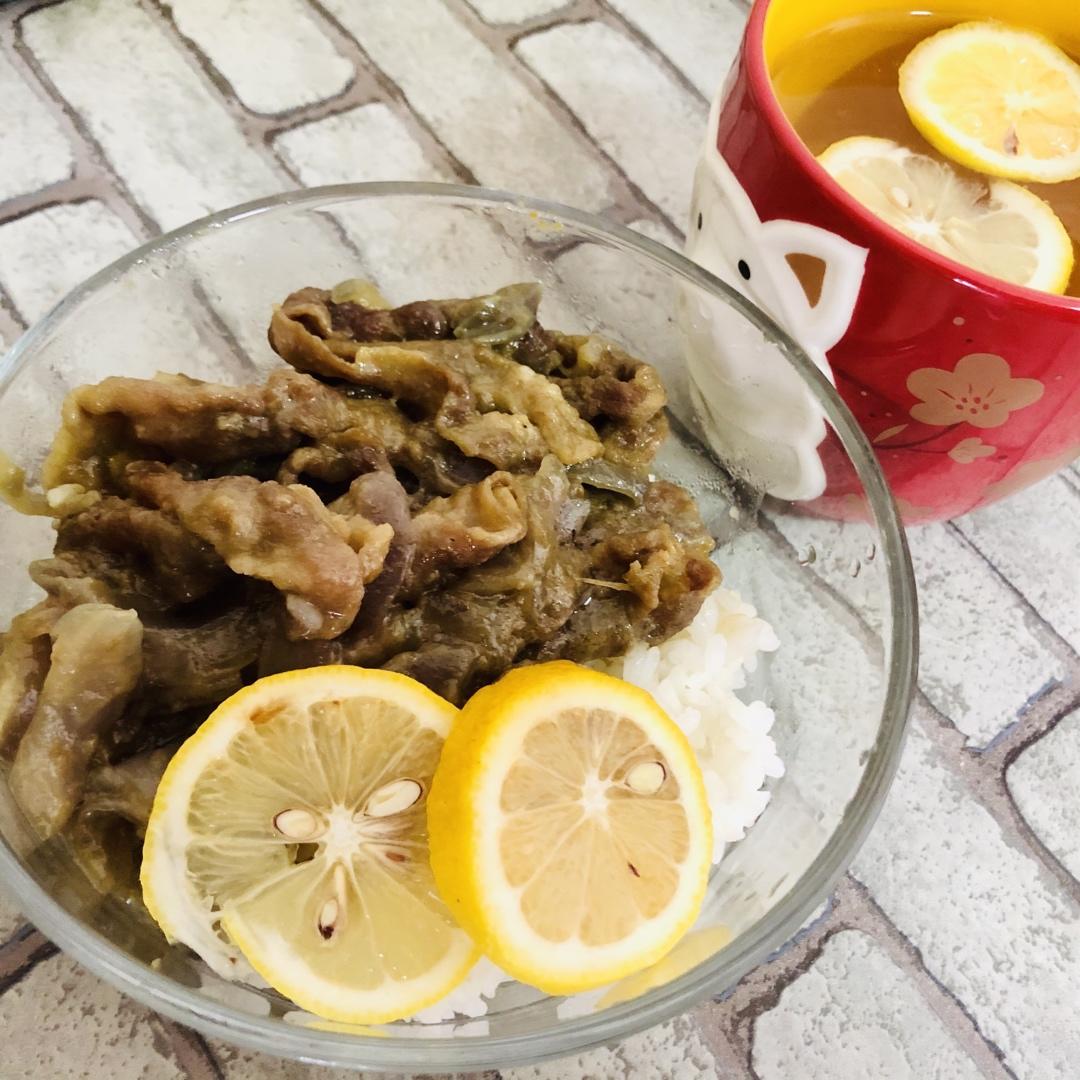 洋葱肥牛饭