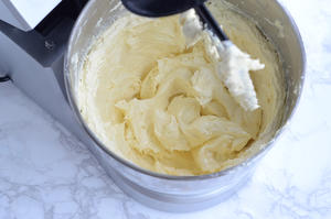 抹茶磅蛋糕—海氏厨师机打发黄油版的做法 步骤6