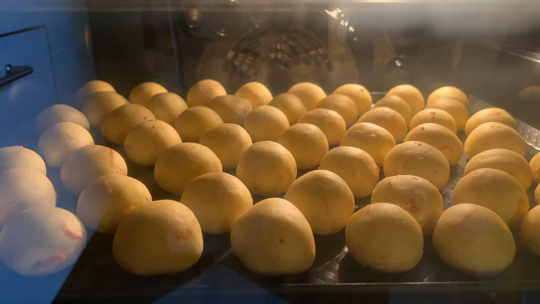 胡萝卜奶油小餐包｜附详细步骤