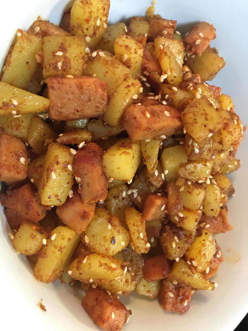 孜然火腿土豆丁