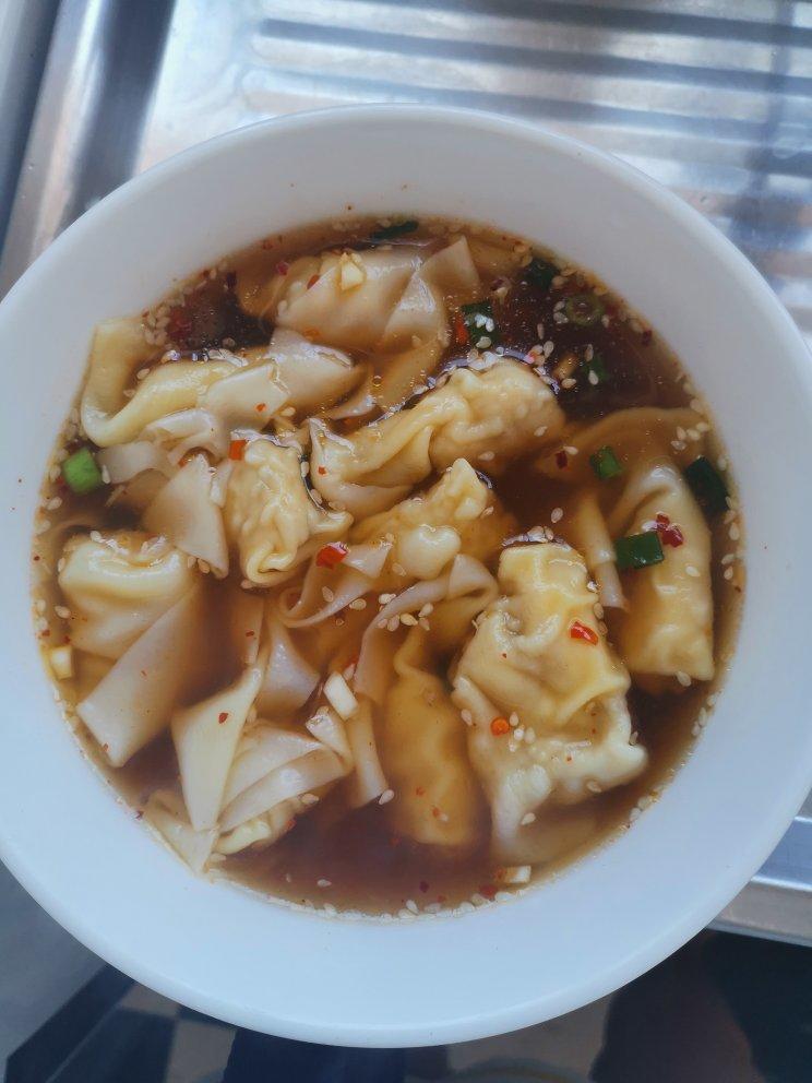 酸辣过瘾❗️巨好吃连汤汁都不会剩的酸汤馄饨