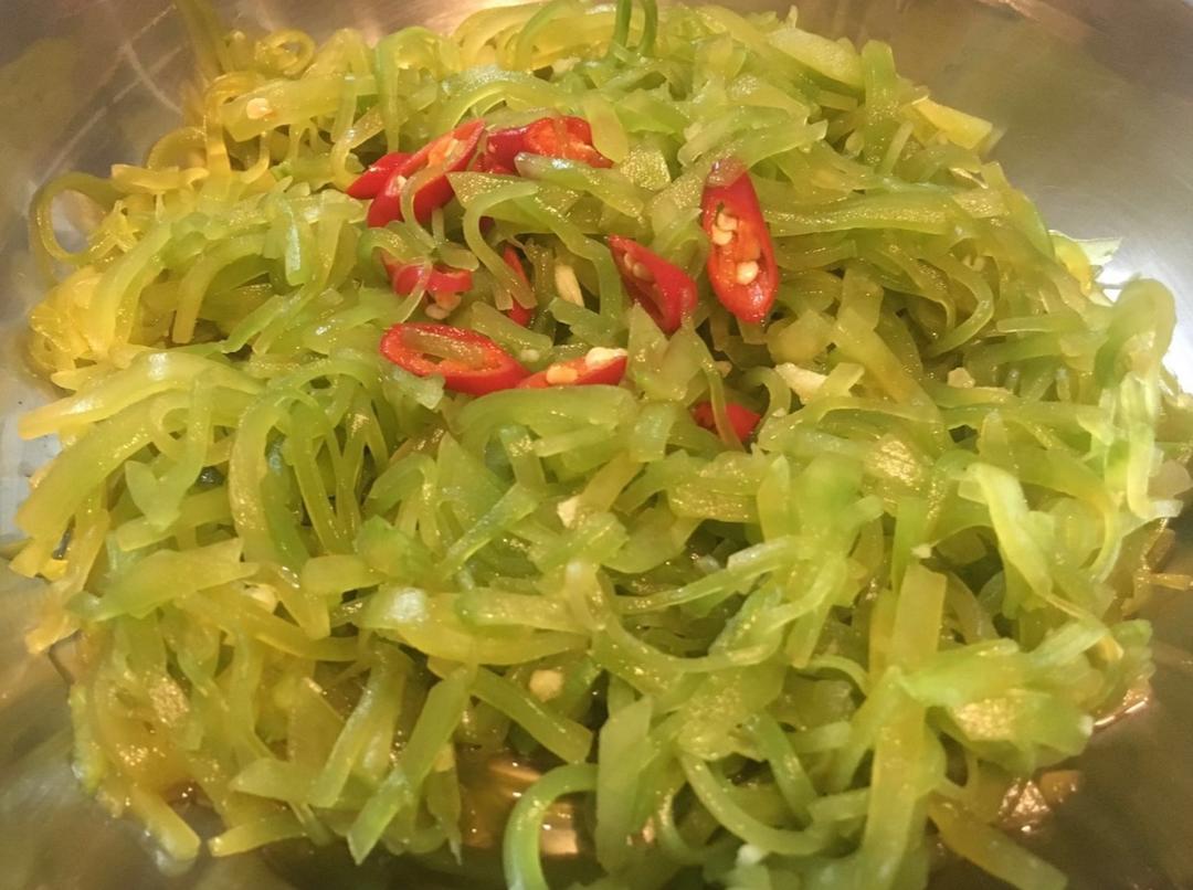 凉拌莴笋