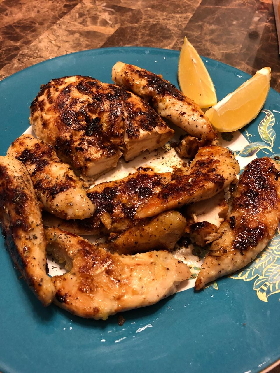 酷炫屌炸天好吃的煎鸡胸肉（香蒜蜂蜜煎鸡胸肉）