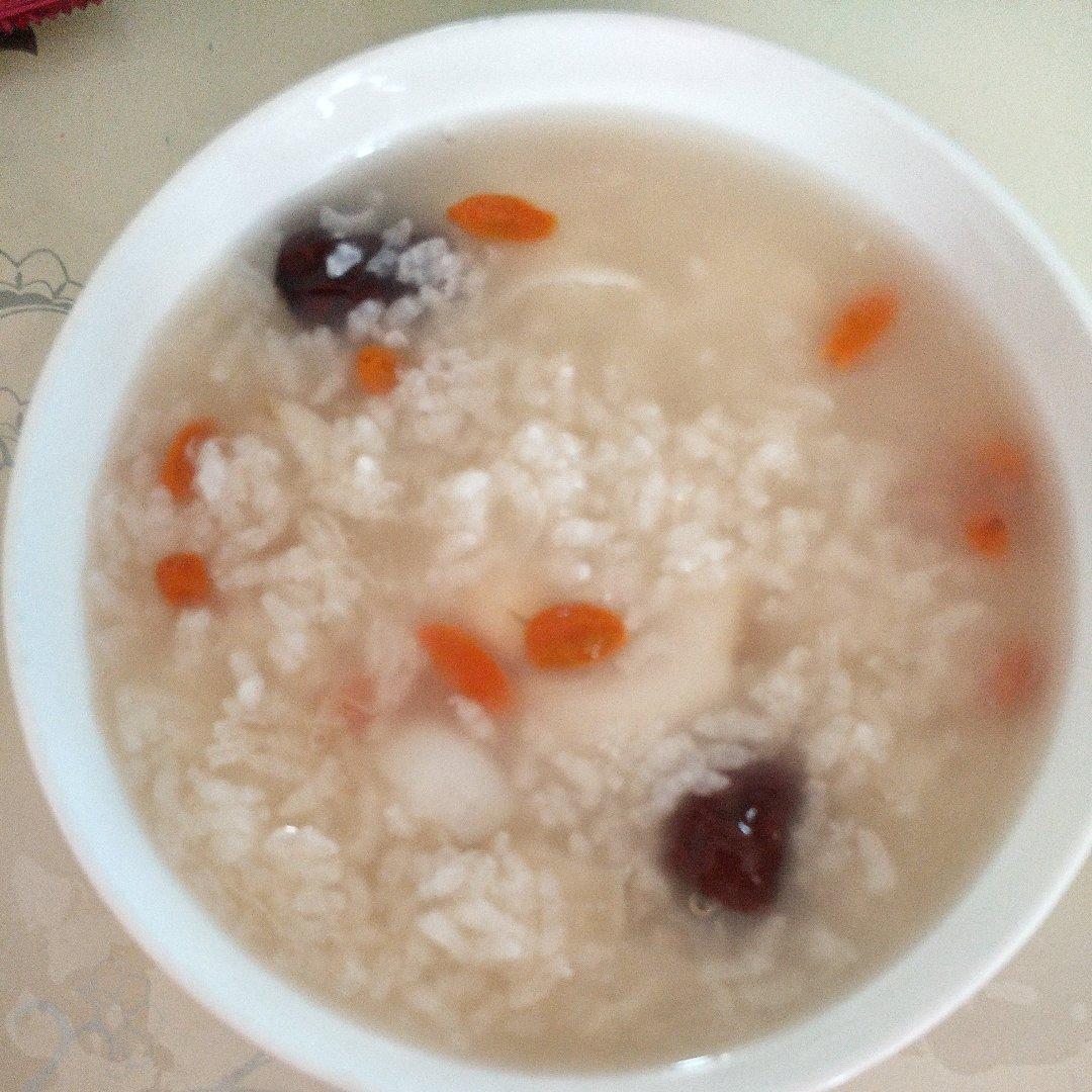 红枣银耳莲子羹