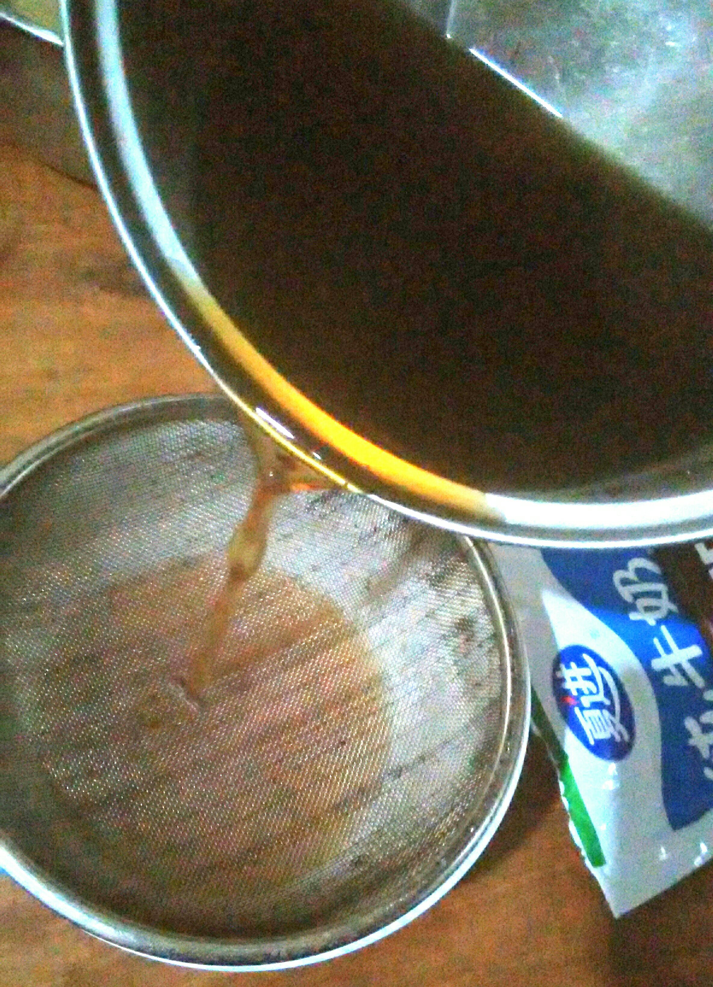 红茶巧克力牛奶的做法 步骤3