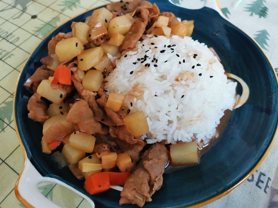 好吃到舔碗底的土豆肥牛拌饭