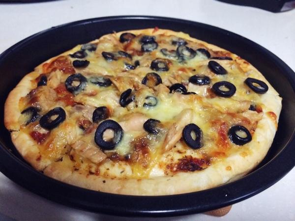 金枪鱼黑橄榄pizza