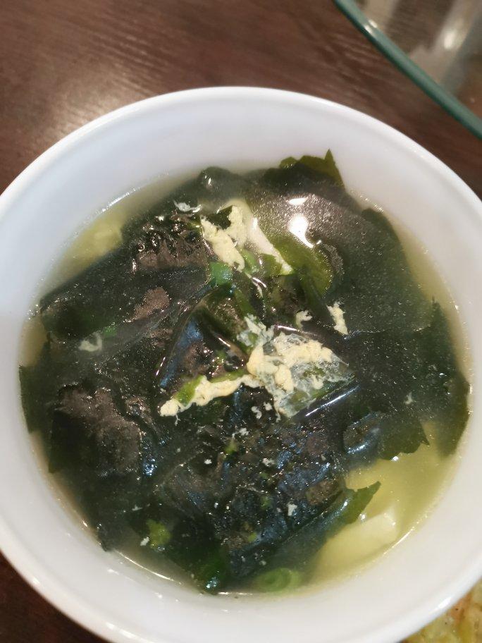 减脂晚餐🎊裙带菜豆腐汤