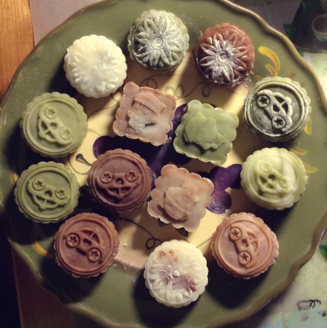彩色冰皮月饼
