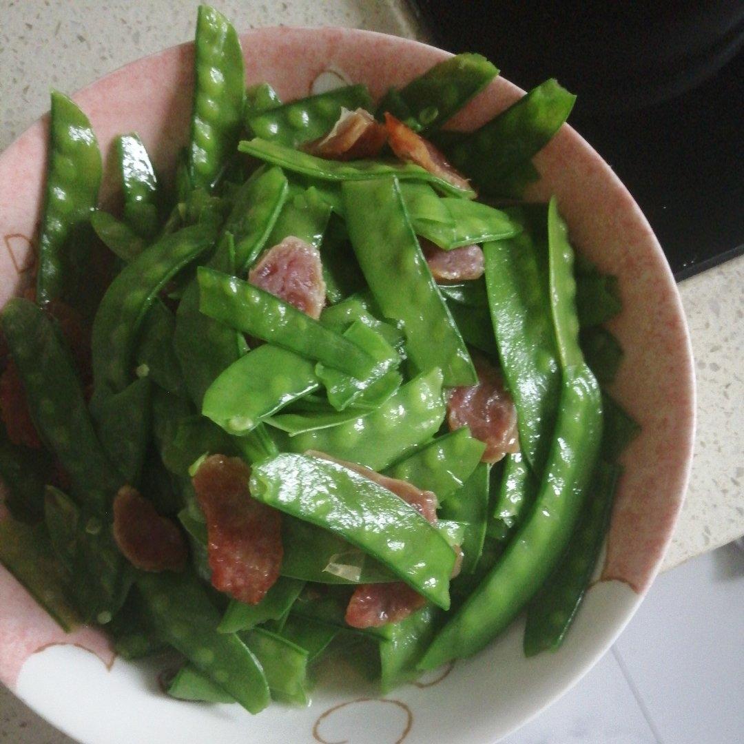 腊肠炒荷兰豆