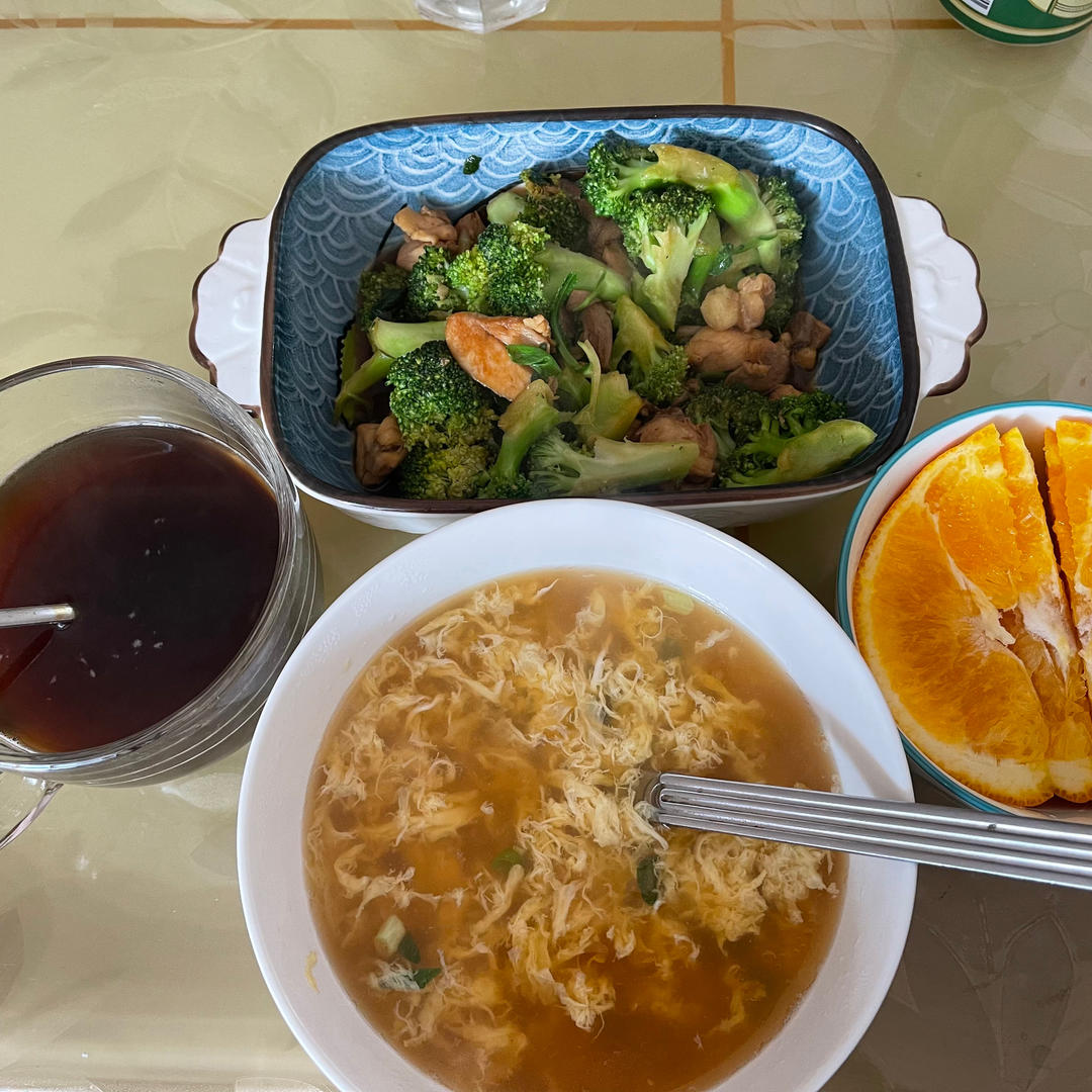 西蓝花炒鸡胸肉（最近爱上减脂餐）