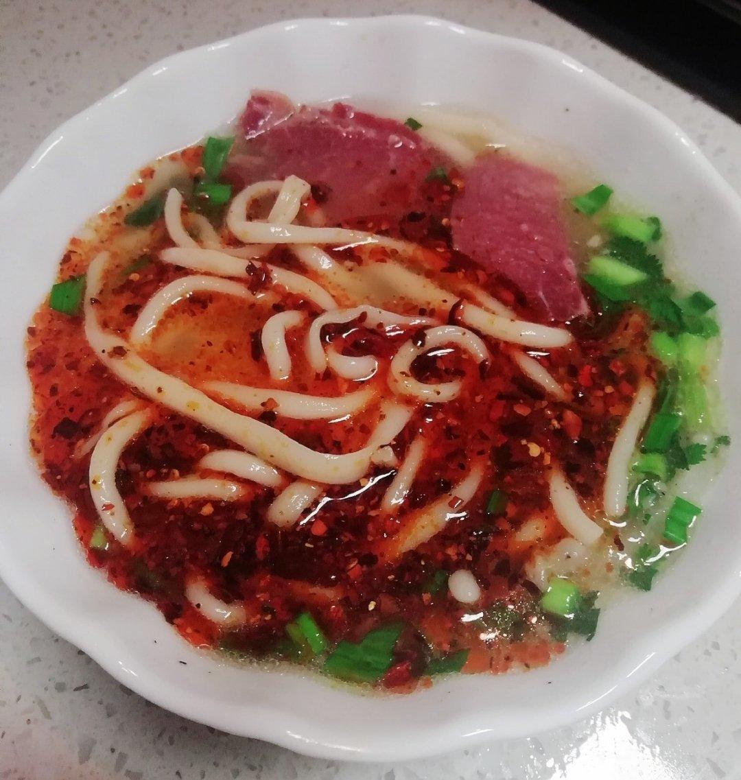 家庭版兰州牛肉面—拉条子