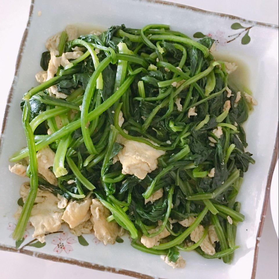 菠菜炒鸡蛋