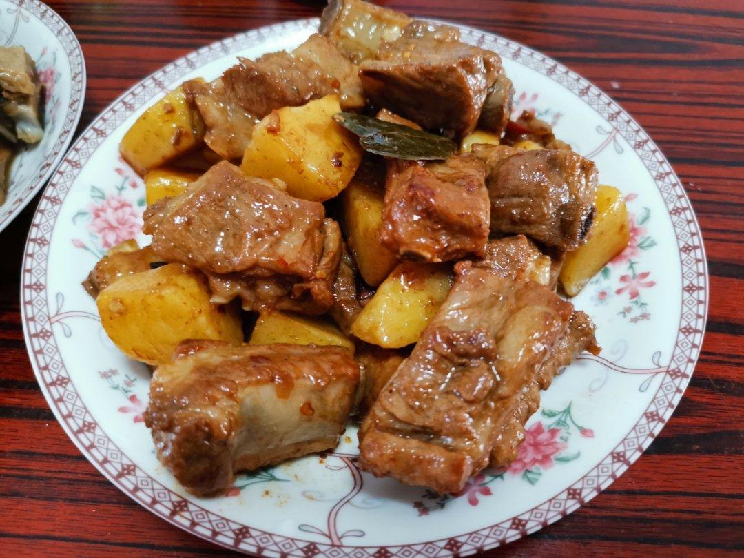土豆炖排骨