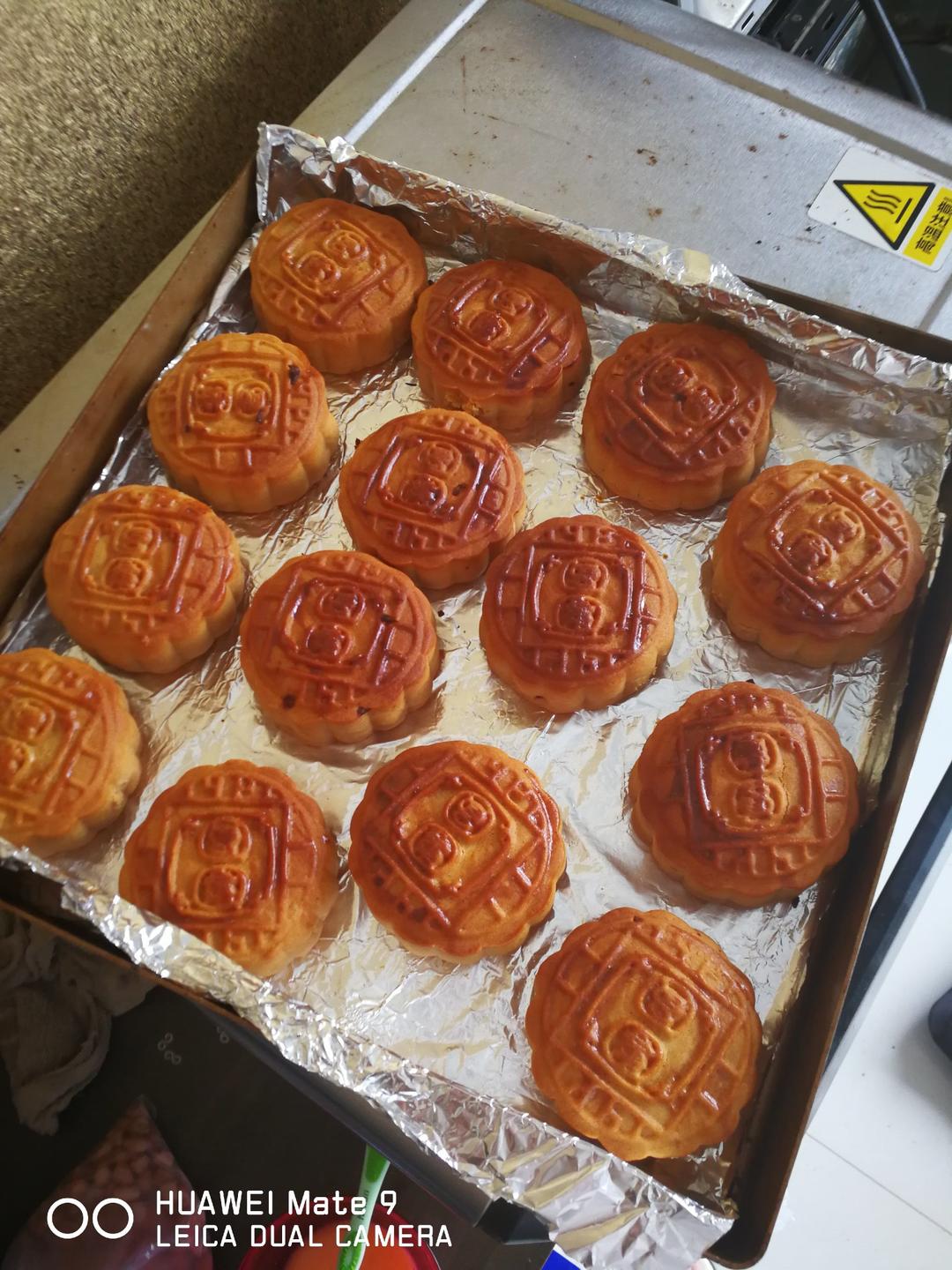 广式月饼——蛋黄莲蓉月饼