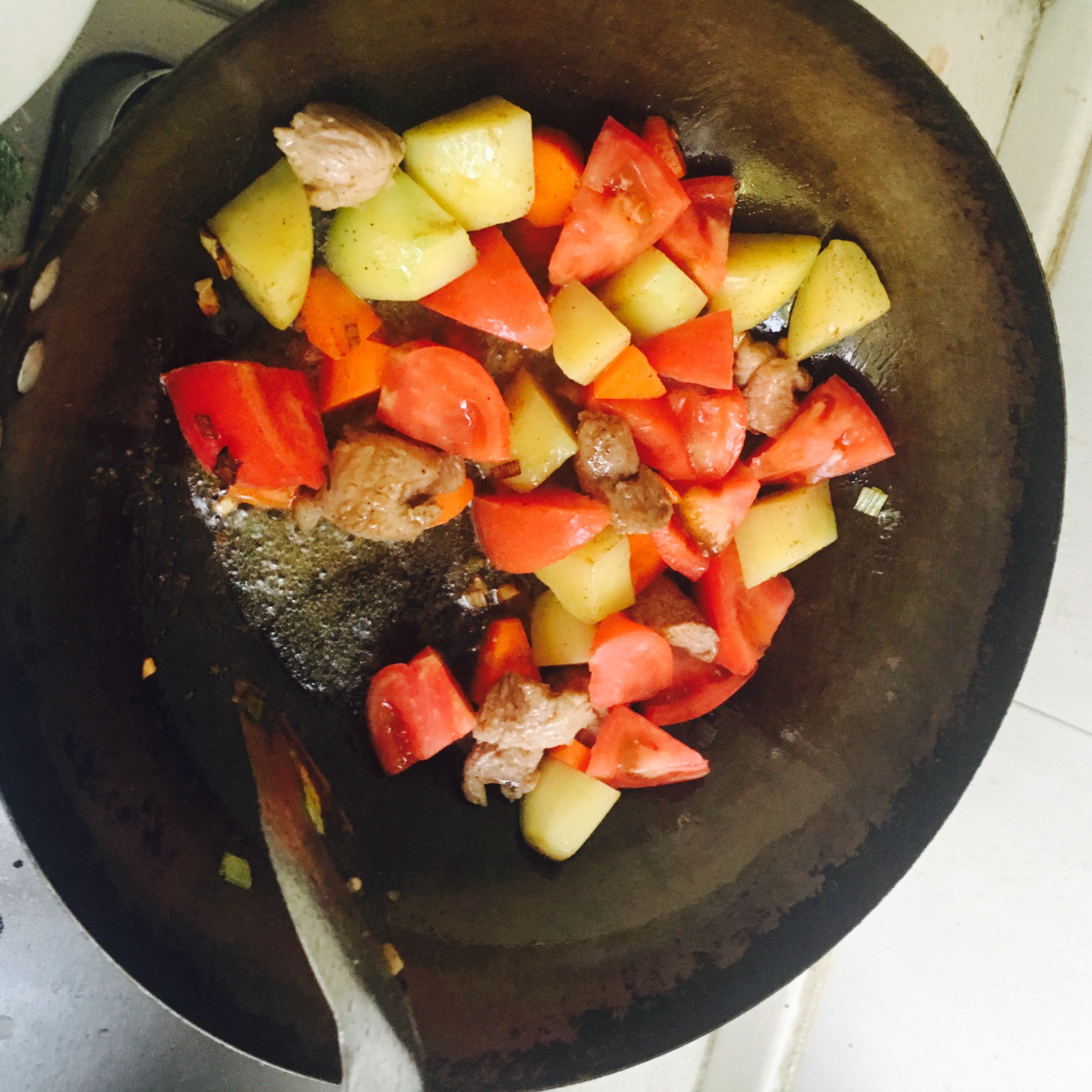 西红柿胡萝卜猪肉营养汤的做法 步骤7