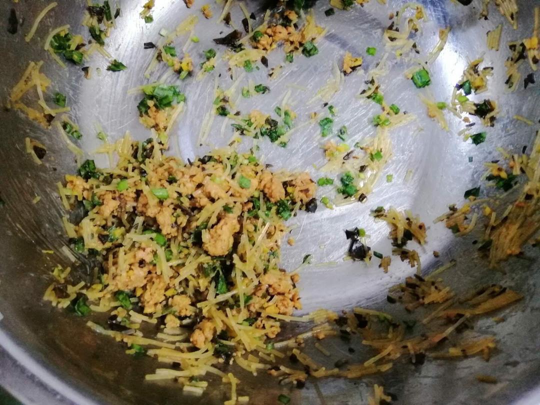 皮薄馅儿大的粉丝肉末包子（馅料做法）