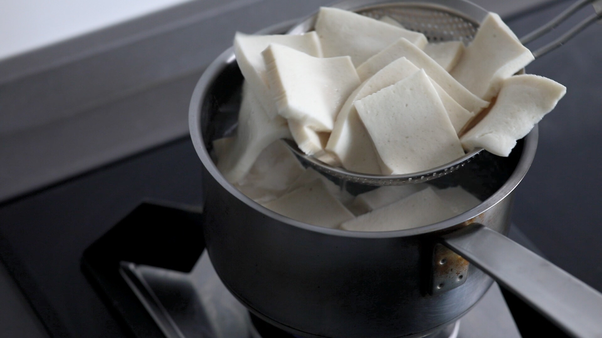 超下饭的孜然肉沫豆腐 ～在家吃到烧烤味～的做法 步骤6