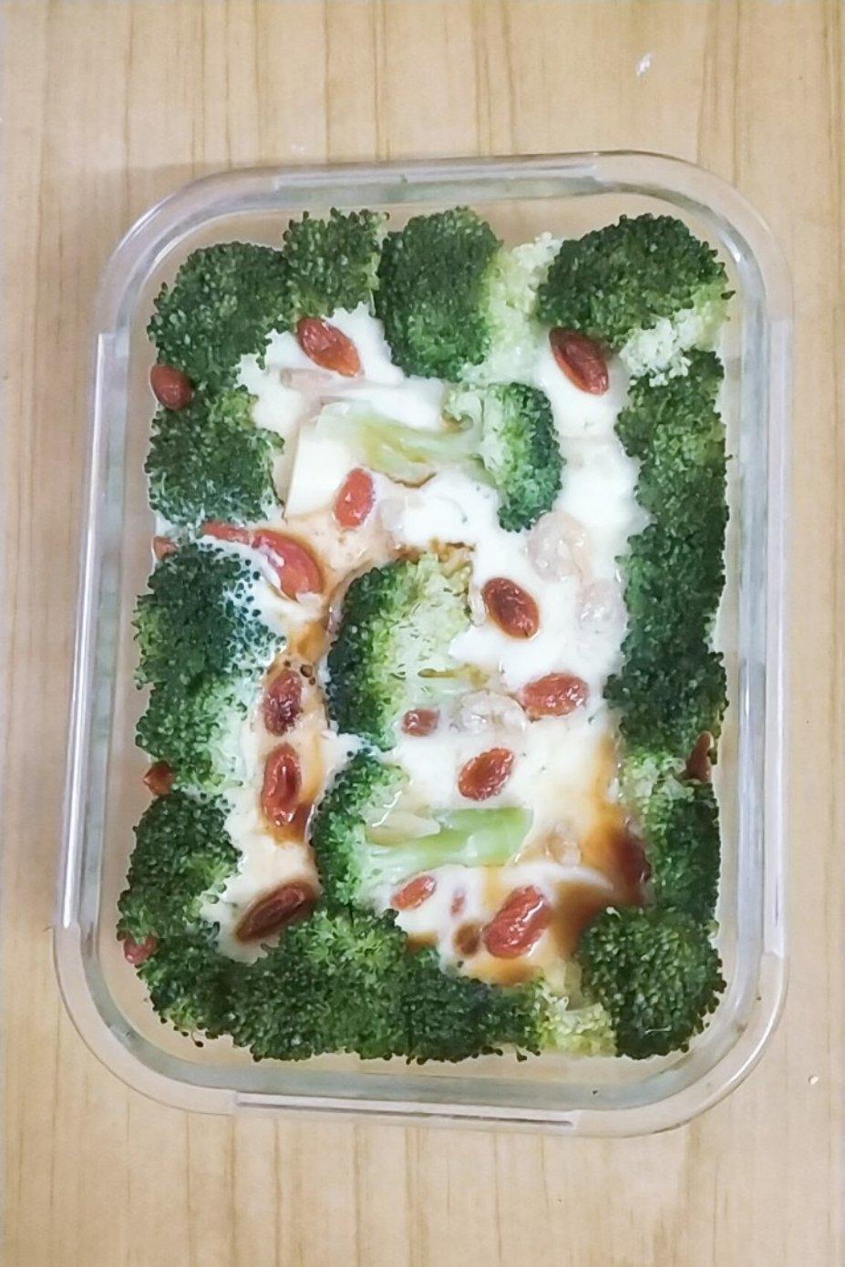 西兰花豆腐炖蛋