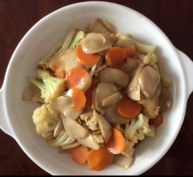 杏鲍菇炒西兰花