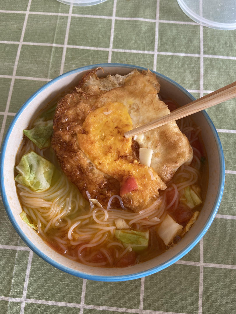 西红柿米粉汤