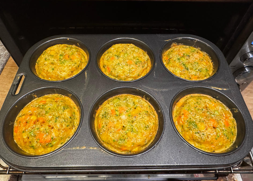 吞拿鱼蔬菜蛋堡