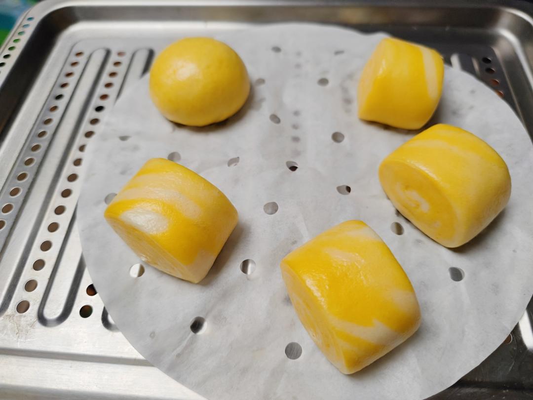 新手也可以--详解如何做出人见人爱、金黄的南瓜馒头