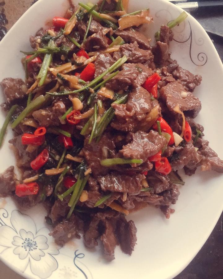 小炒牛肉（小白也可以做的超好吃！！）