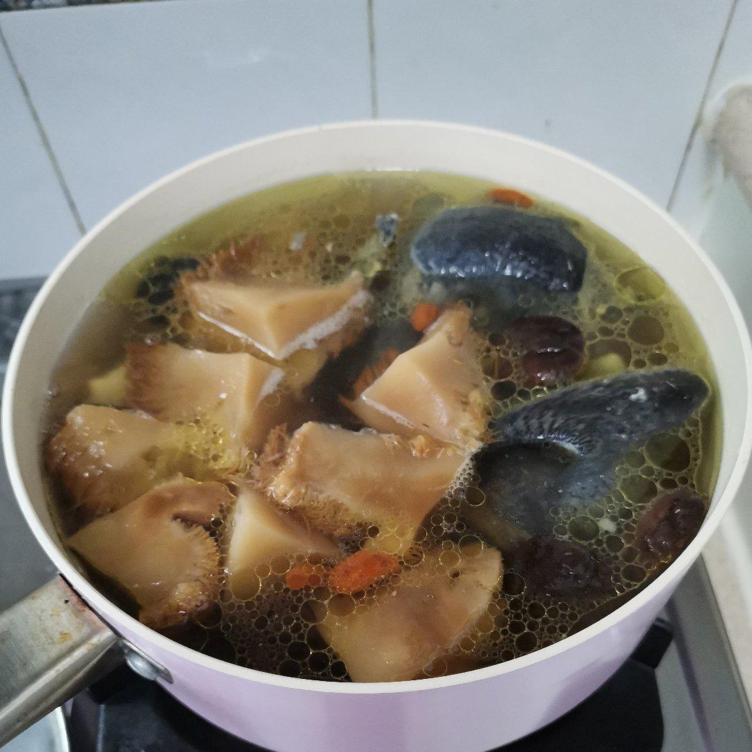 养胃猴头菇炖鸡汤