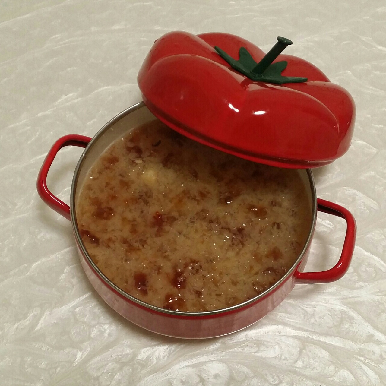 蔓越莓桃胶银耳羹