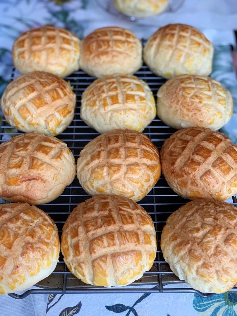 好吃到炸裂的港式菠萝包（附带制作酥皮的小视频）