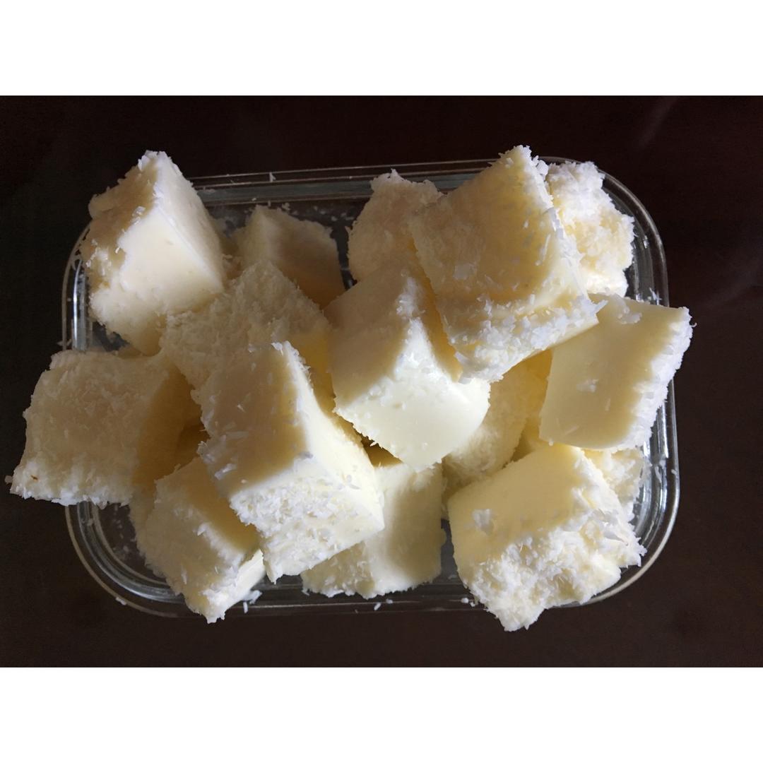 完胜85度C牛奶椰丝小方