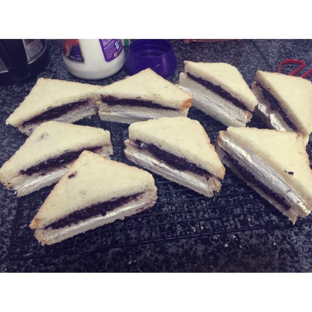 非常好吃的～紫米奶酪包（美味三明治）