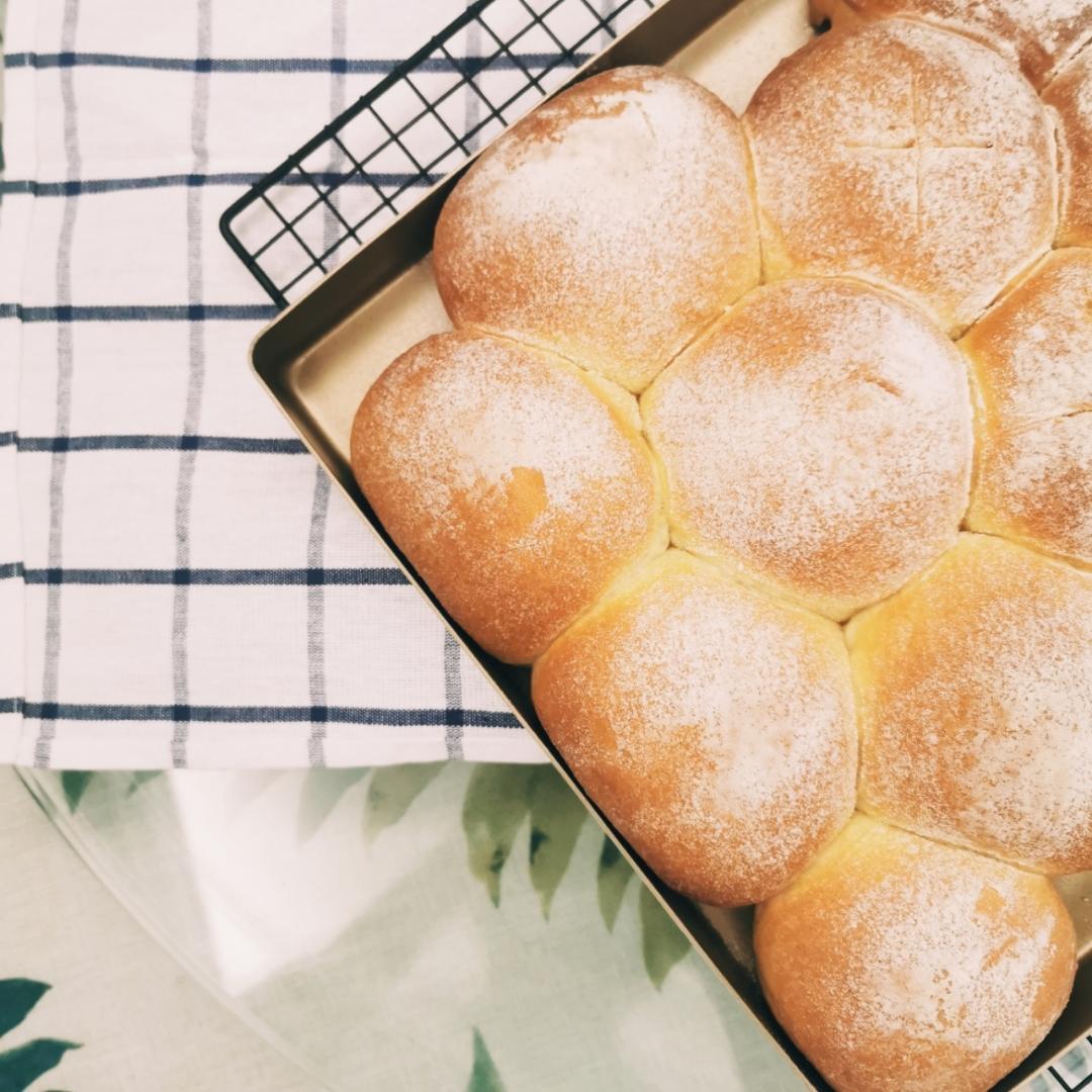 如云朵般☁️ 软白淡奶油餐包｜消耗淡奶油
