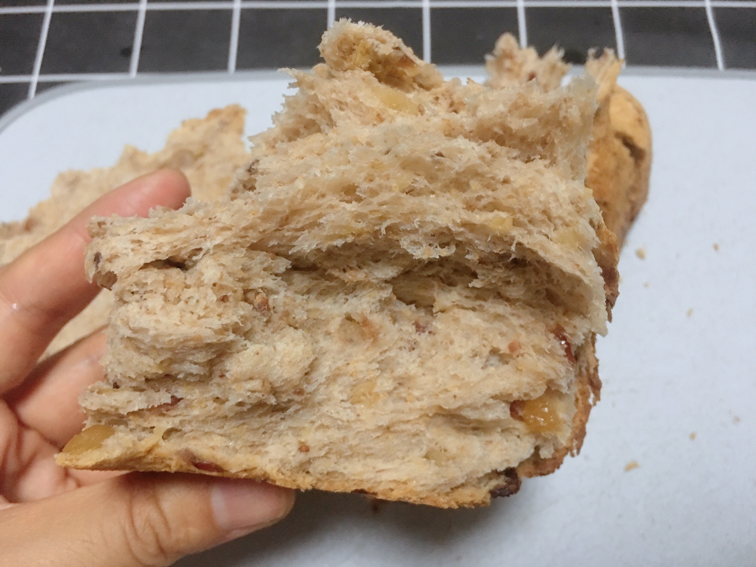 真正的干果全麦面包（面包机版）的做法