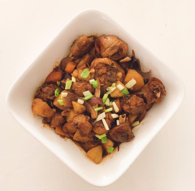 土豆胡萝卜炖鸡块