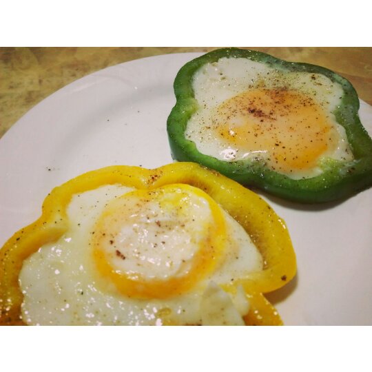 彩椒圈太阳花煎蛋