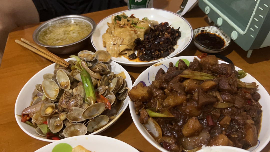 小土豆烧牛肉，红烧牛腩，好吃到舔盘