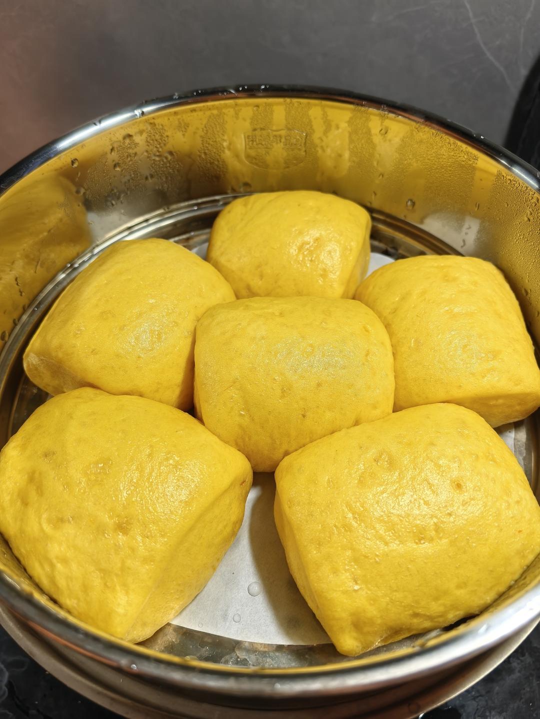 新手也可以--详解如何做出人见人爱、金黄的南瓜馒头