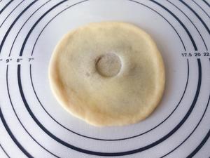 豆沙面包（纯手工版、没有厨师机也能做出很好吃滴面包，顺便教大家三种面包花型做法）的做法 步骤46