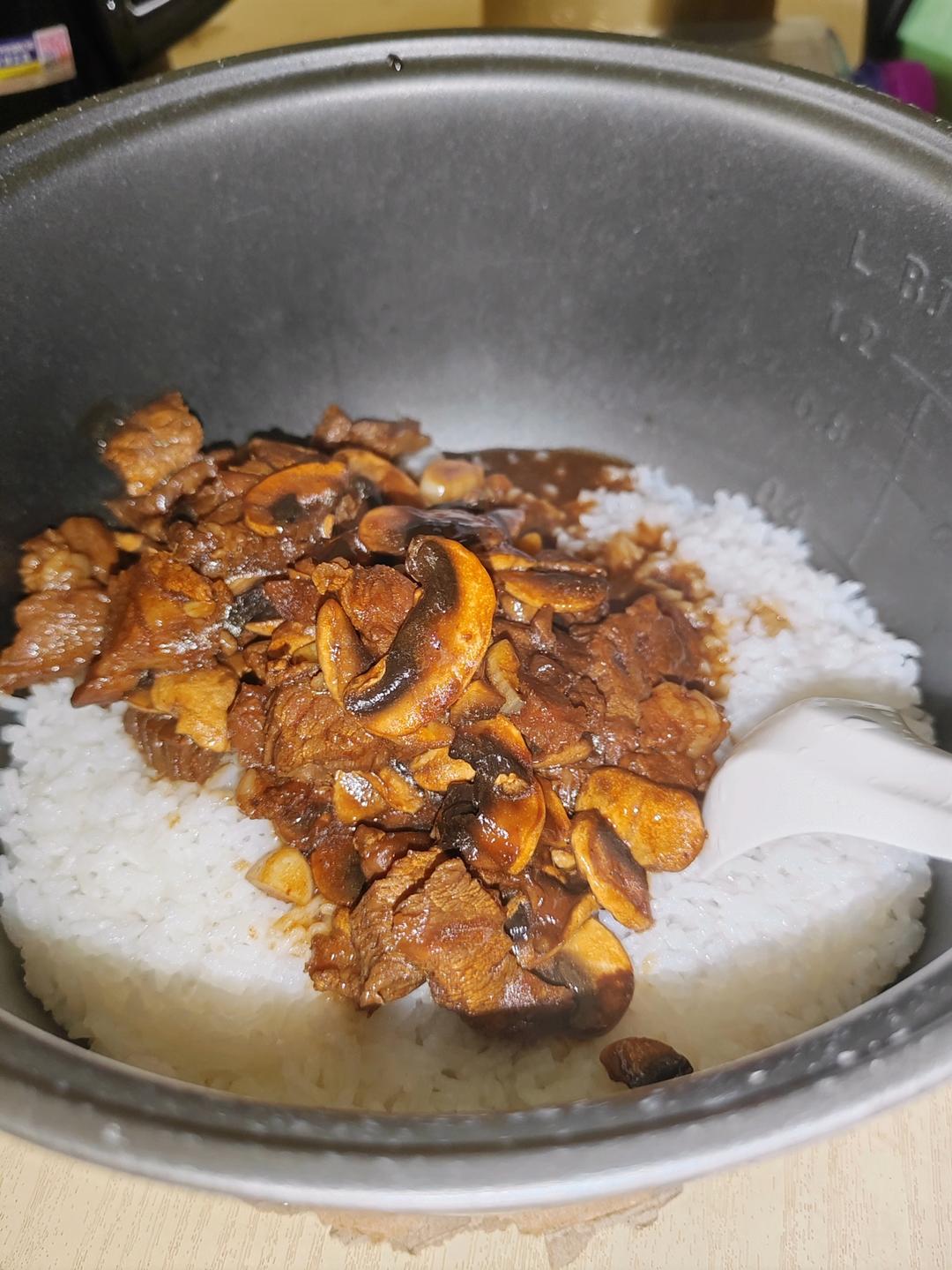 蒜香口菇牛肉粒