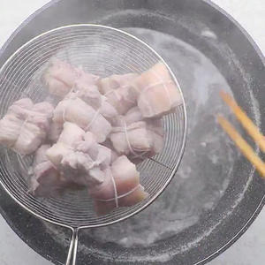 酥糯东坡肉的做法 步骤2
