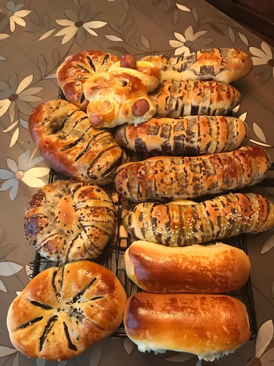 娜拉-8做的花式豆沙面包